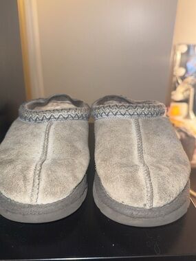 UGG Women's Gray slippers I believe size 7